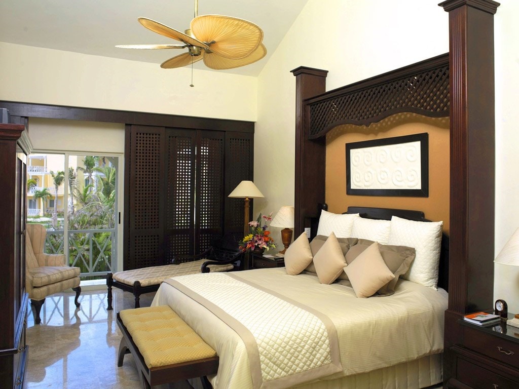 Royal Hideaway bedroom