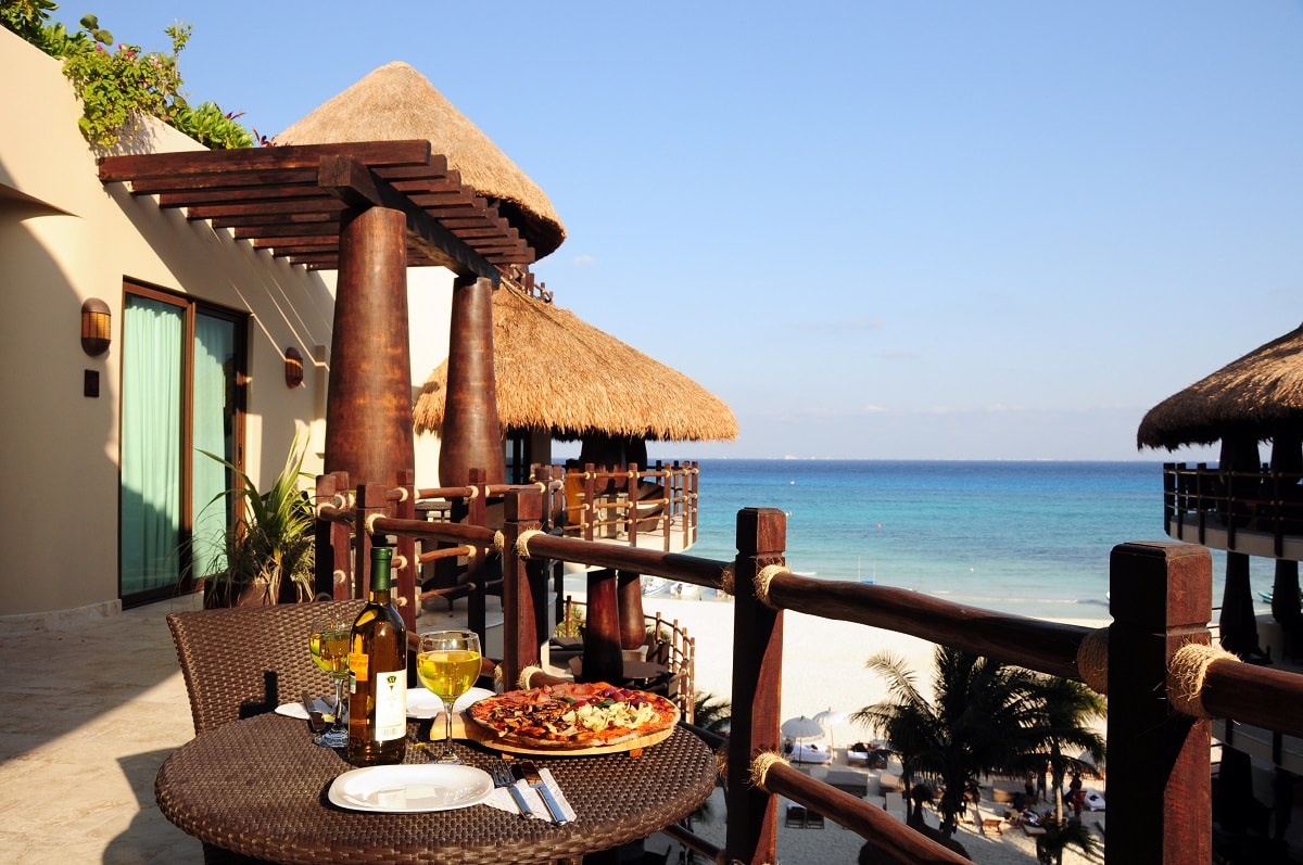 El Taj Condo beachfront vacation rentals