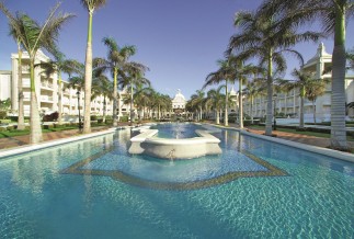 Riu Palace pool 